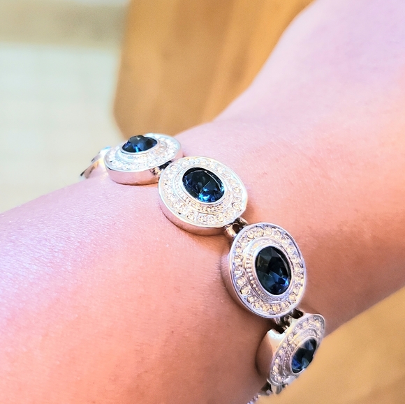 Elegant "palladium-look" bracelet with blue stones - Picture 1 of 7